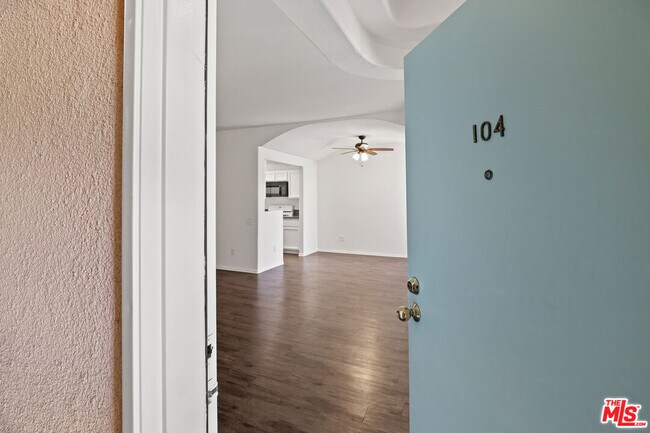 Foto del edificio - 1402 Wellesley Ave