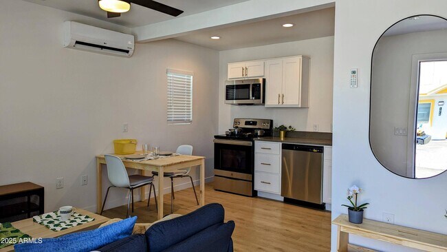 Foto del edificio - 1620 E Apache Blvd
