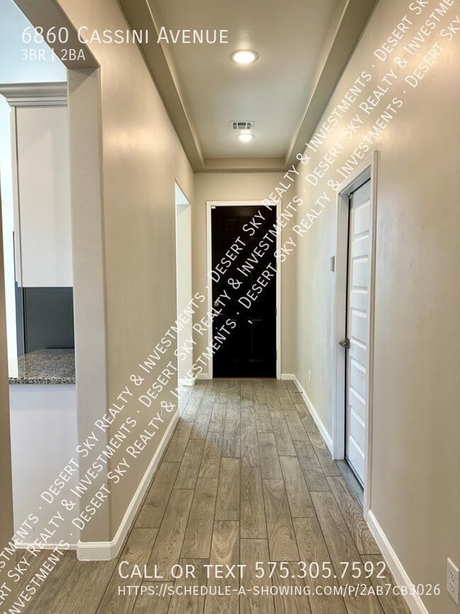 Building Photo - 6860 Cassini Ave