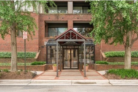 Building Entrance - 1600 Prince St