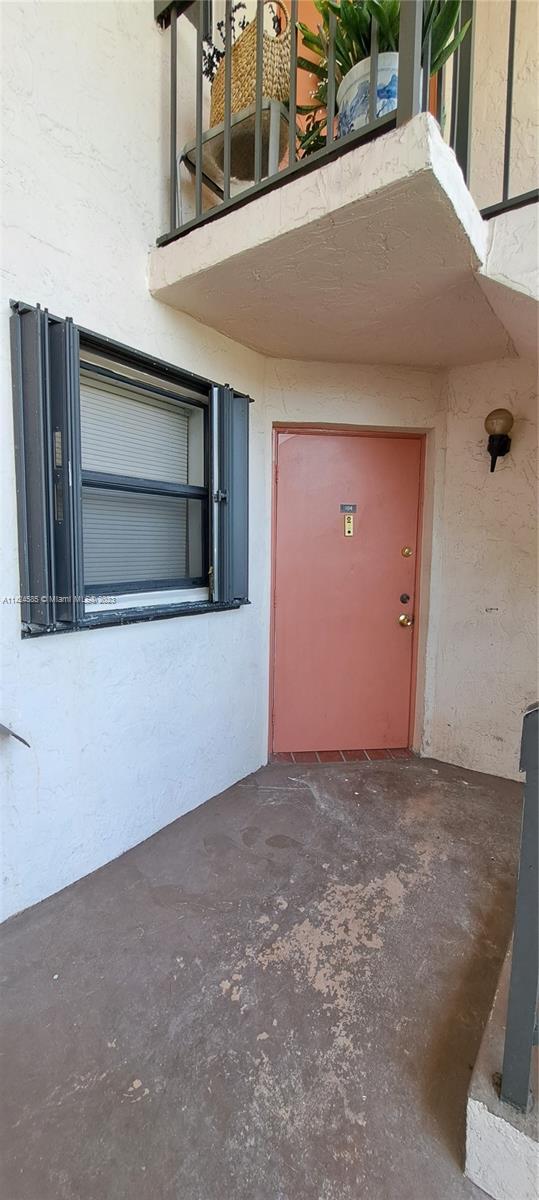Building Photo - 842 NE 209th St