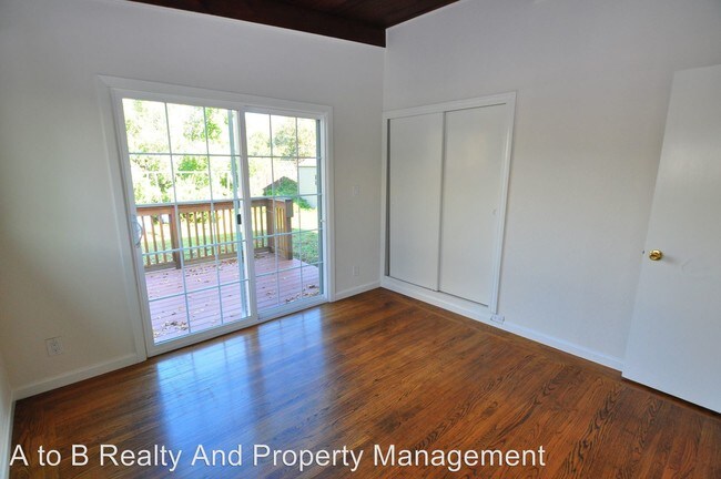 Building Photo - 3 br, 1 bath House - 2621 Benton St