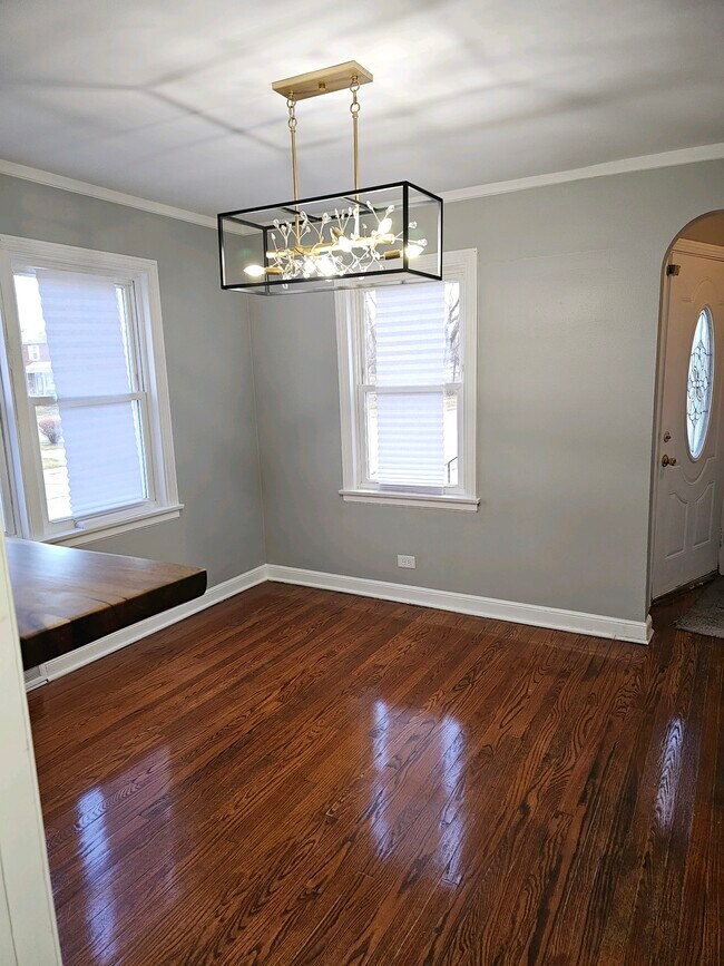 Building Photo - 14500 S Normal Ave