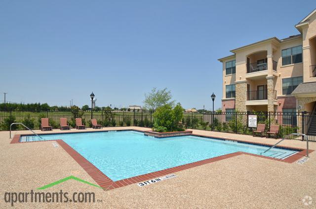 Red Oak Town Village Apartments Tx Second Pool Red Oak Town Village Apartments