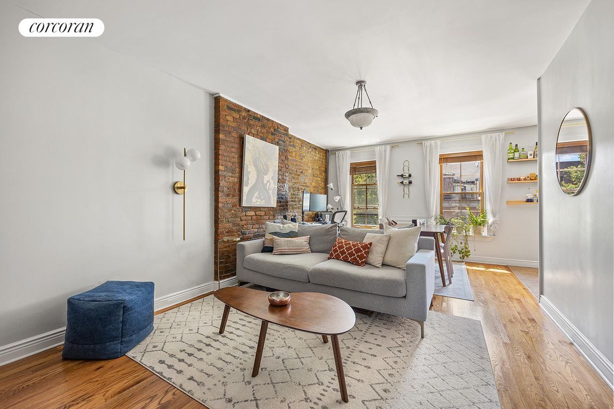 Primary Photo - 39 Claver Pl