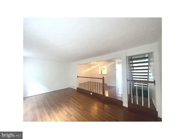 Building Photo - 1032 Bayridge Terrace