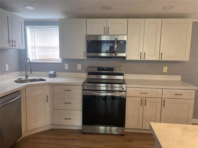 Building Photo - 35250 SW 177th Ct
