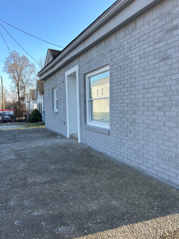 Photo - 811 W 8th St (New Albany, IN)