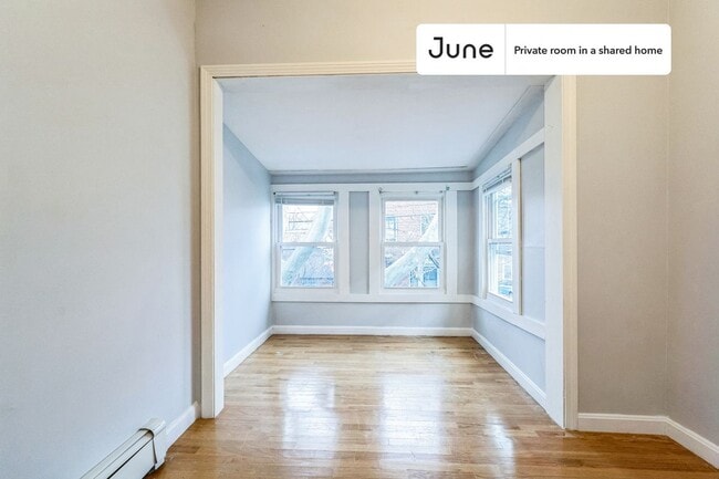 Building Photo - Room in Shared 5 bed/3 bath home