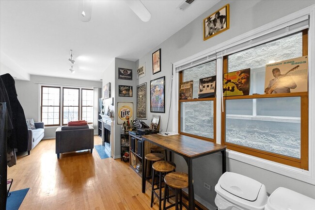 Foto del edificio - 1432 W Cortez St