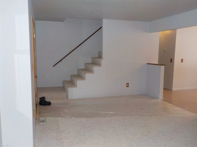 Building Photo - 2400 E Farrand Rd