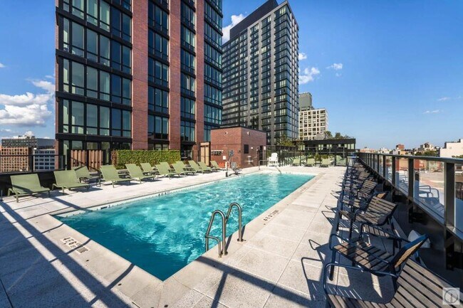 Foto del edificio - 2 bedroom in BROOKLYN NY 11238