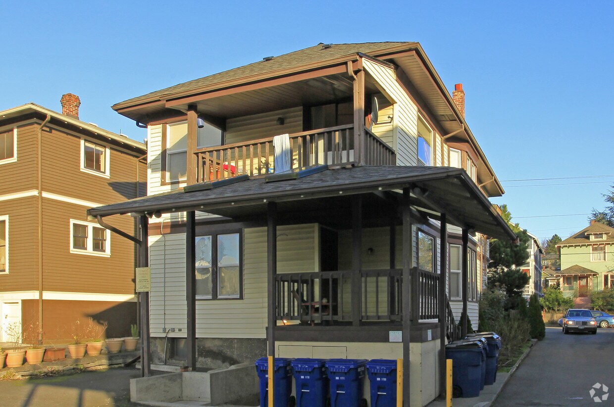Building Photo - 917 13th Ave