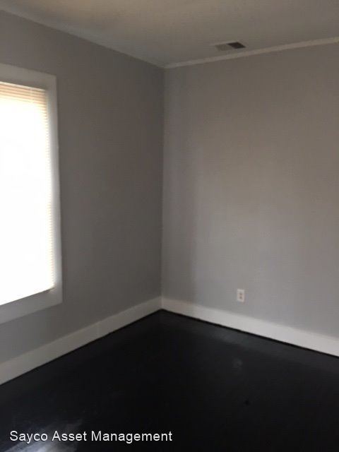 Building Photo - 3 br, 1 bath House - 533 16th PL SW
