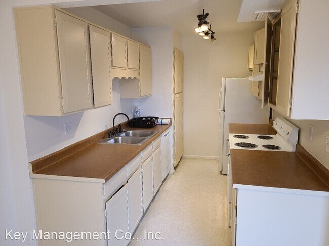 Foto del edificio - 2 br, 1 bath House - 6043 W. Golden Lane