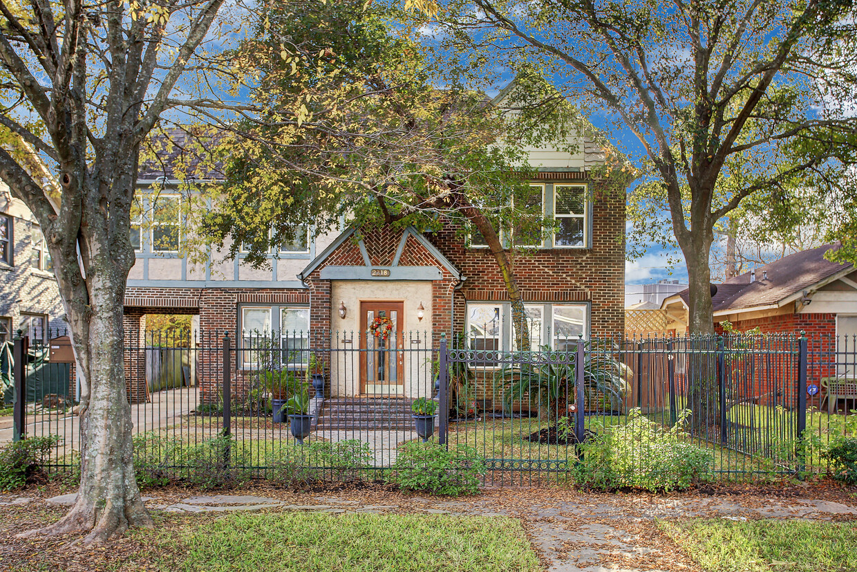 Foto principal - 2218 Isabella St
