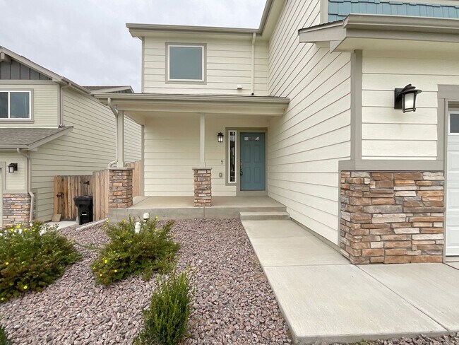 Foto del edificio - 3 Bedroom Home Available Near S Powers Blv...