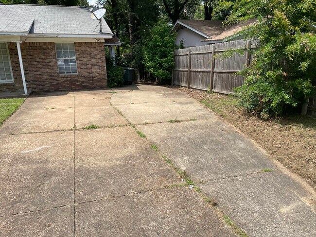 Foto del edificio - 4193 Bishops Bridge Rd