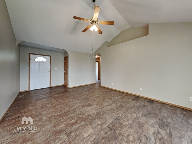 Building Photo - 2628 E Moonlight St