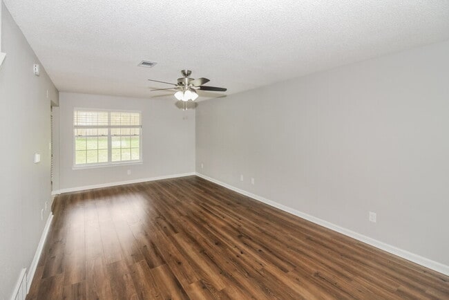 Building Photo - 1115 Scofield Dr