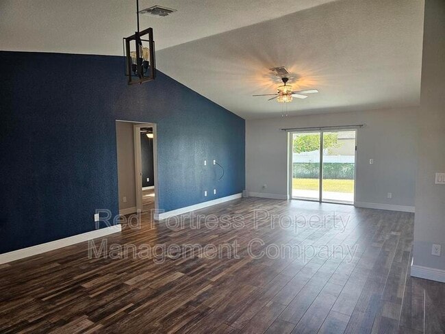 Foto del edificio - 1200 NW 15th Terrace