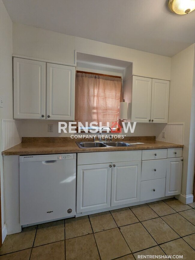 Foto del edificio - Colonial Acres - 3 bed, 1 bath - Move In R...