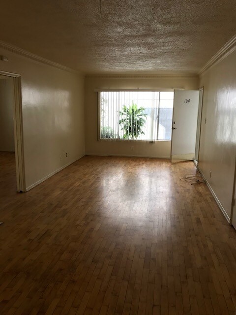 Foto principal - 2495 Sawtelle Blvd