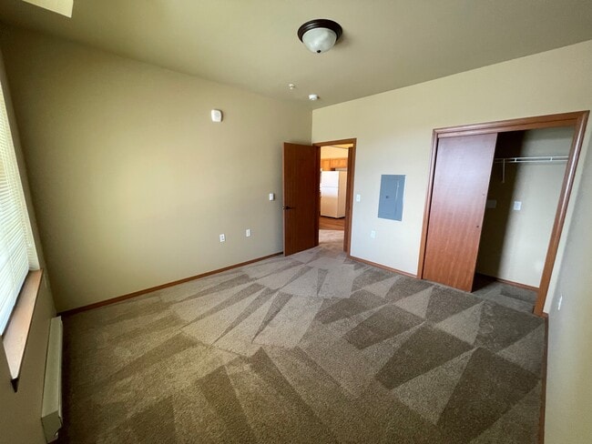 Building Photo - Central Park Apartments