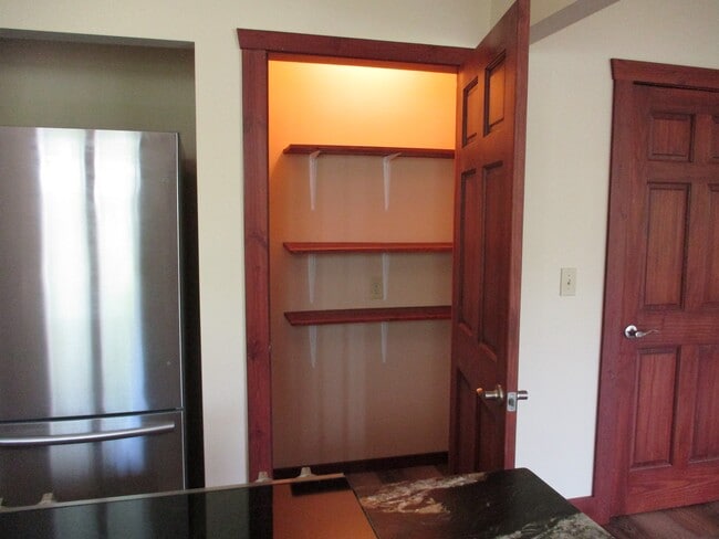 Building Photo - 263 Brookhollow Dr