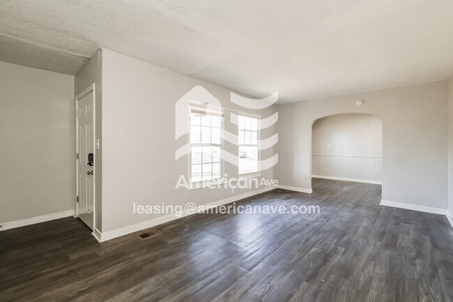 Foto del edificio - 2556 Paden St