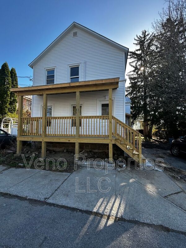 Foto principal - 96 Walworth St