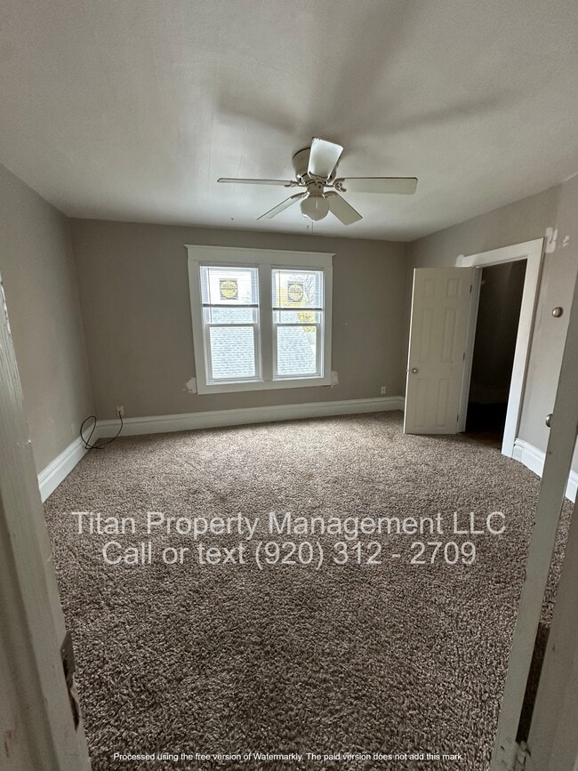 Building Photo - 19 E Murdock Ave