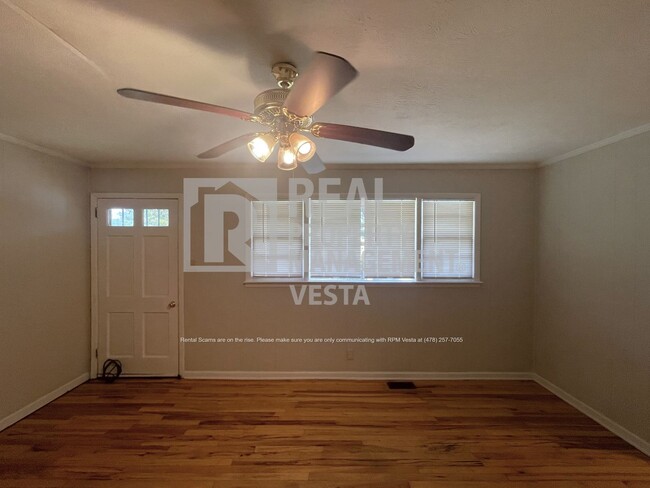 Building Photo - Three Bedroom Home in East Macon