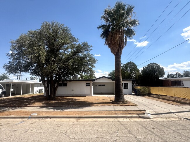 Building Photo - 5102 Beals Dr