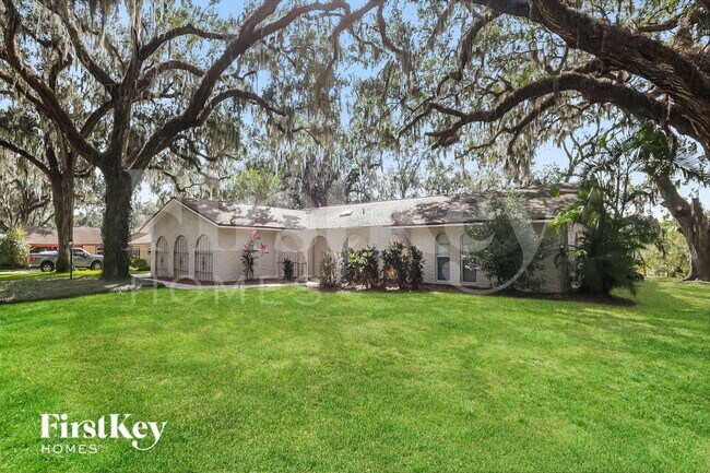 Foto del edificio - 244 Birch Ln