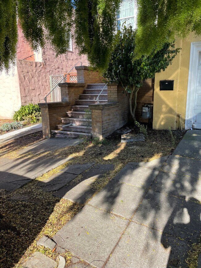 Foto del edificio - 122 Wawona St