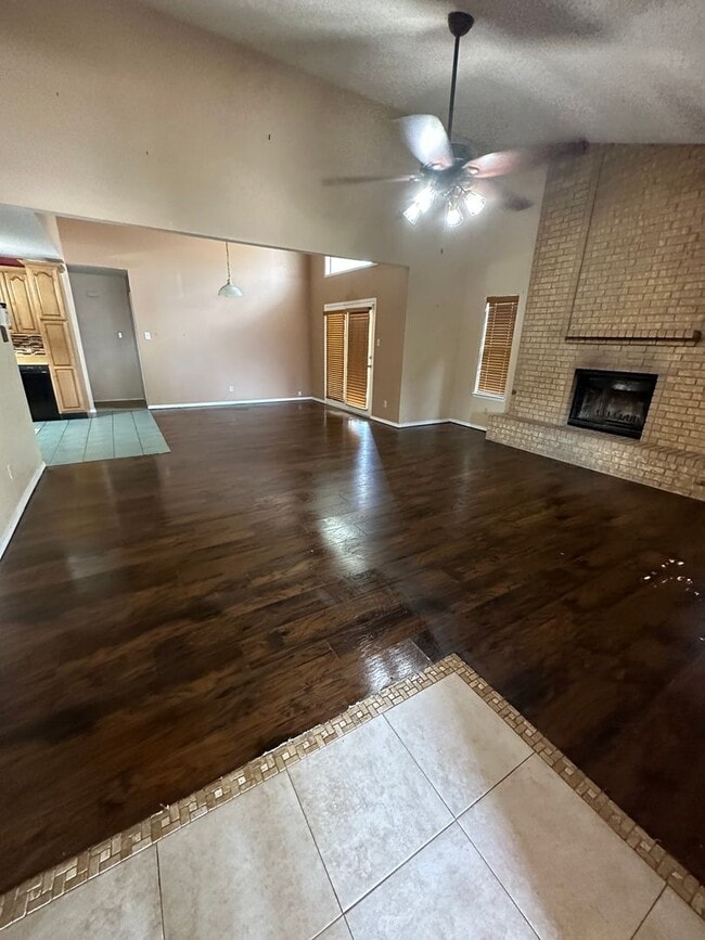 Building Photo - Very nice 3 bedroom 2 bath