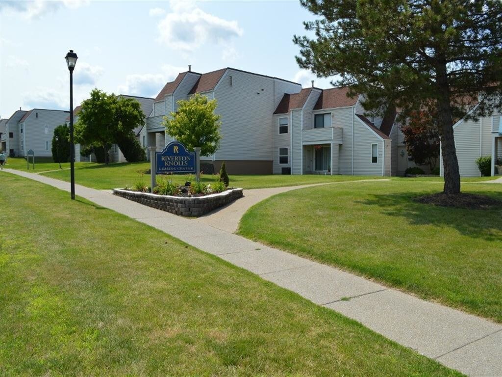 Riverton Knolls Apartment and Townhomes West Henrietta, NY