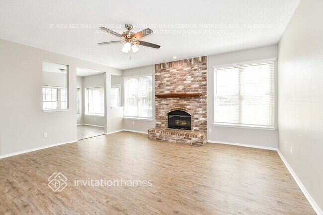 Building Photo - 205 Moss Dr