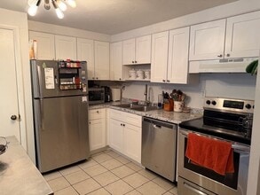 Building Photo - 1008 Corona St