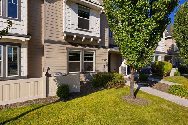 Foto del edificio - 2476 E Blue Tick St