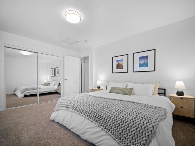 Foto del edificio - Bright & Comfortable 3 Bedroom Home (Furnished)