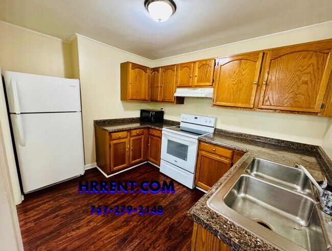 Foto del edificio - Beautiful 3 Bedroom 2.5 Bathroom Ranch Style Home located in the Northside area of Norfolk!