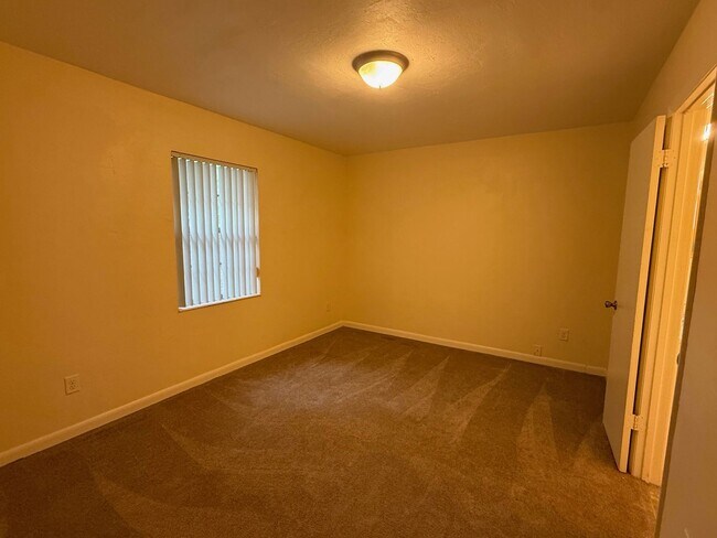 Foto del edificio - 4/2 Corner Lot Home with Fenced Yard