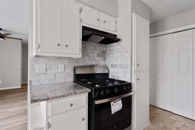 Building Photo - 701 Ramble Ln