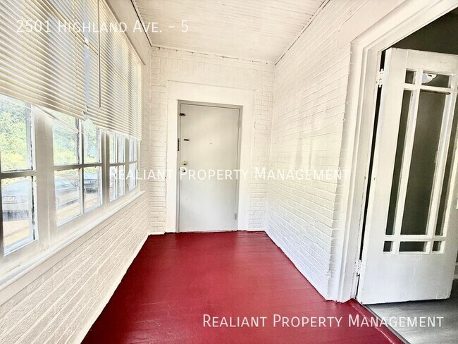 Foto del edificio - 2501 Highland Ave
