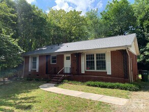 Building Photo - 1425 Woodhill Ln