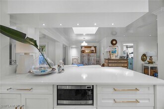 Building Photo - 295 6th St N