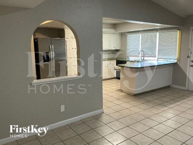 Building Photo - 418 Thistle Dr