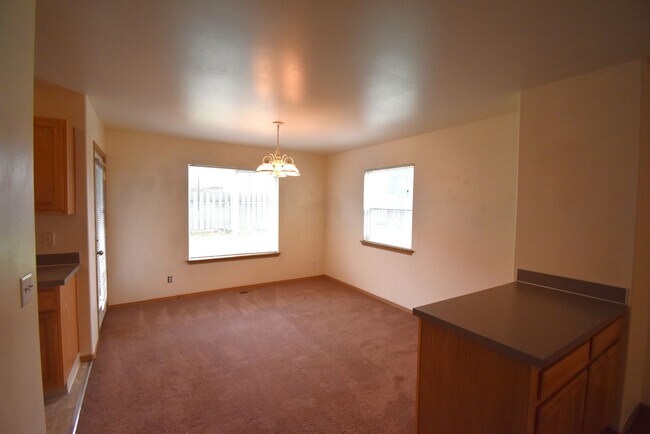 Foto del edificio - Charming 2-Bedroom, 2-Bathroom Townhome!